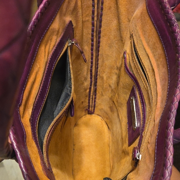 Alexandro Yeo Elegant Burgundy Embossed Tote Bag - Picture 9 of 13